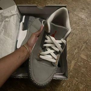 Size 5.5 Jordan’s 3!